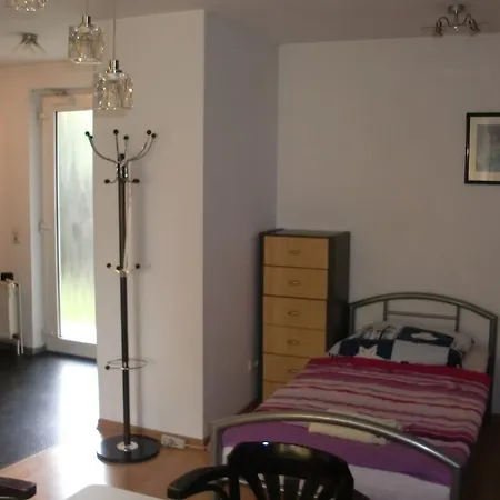 Apartment Monteurwohnung Im Zentrum Lierenfeld