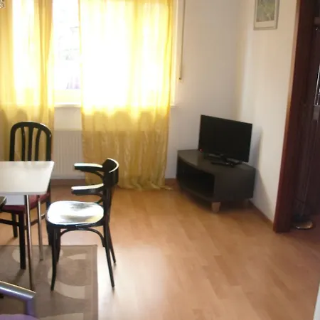Apartment Monteurwohnung Im Zentrum Lierenfeld *